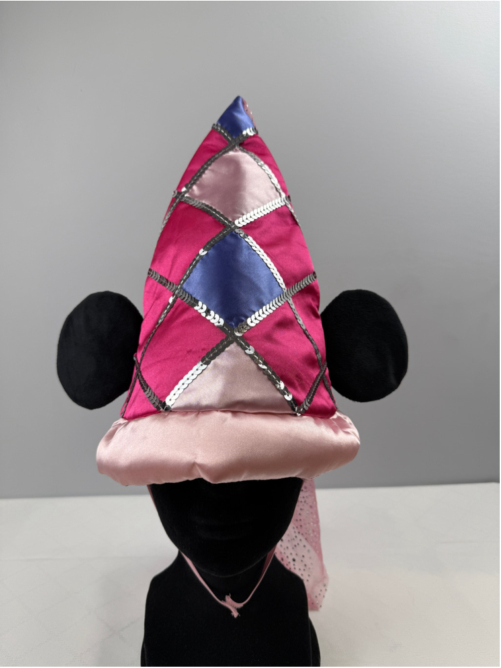 Disney Parks Minnie Mouse Medieval Elizabethan Cone Ear Hat with veil